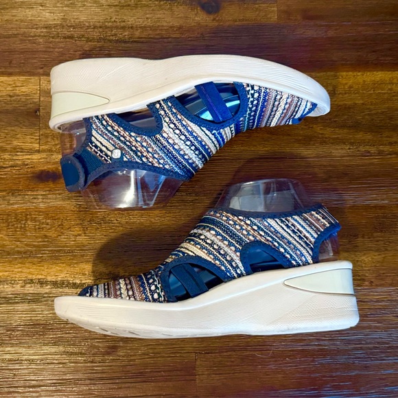 Bzees Dream Wedge Knit Blue Sandals - Womens Size 8.5 (7M) - Slides Max - Picture 1 of 4